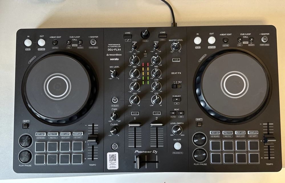 Controladora Pioneer DDJ-FLX4