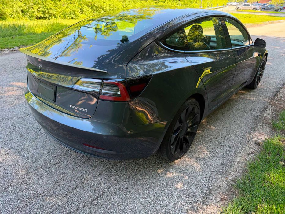 Tesla Model 3 Performance      2022