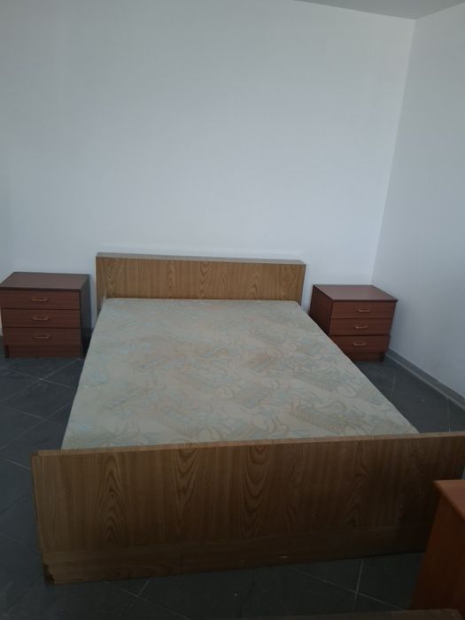 Cama casal madeira  e colchão