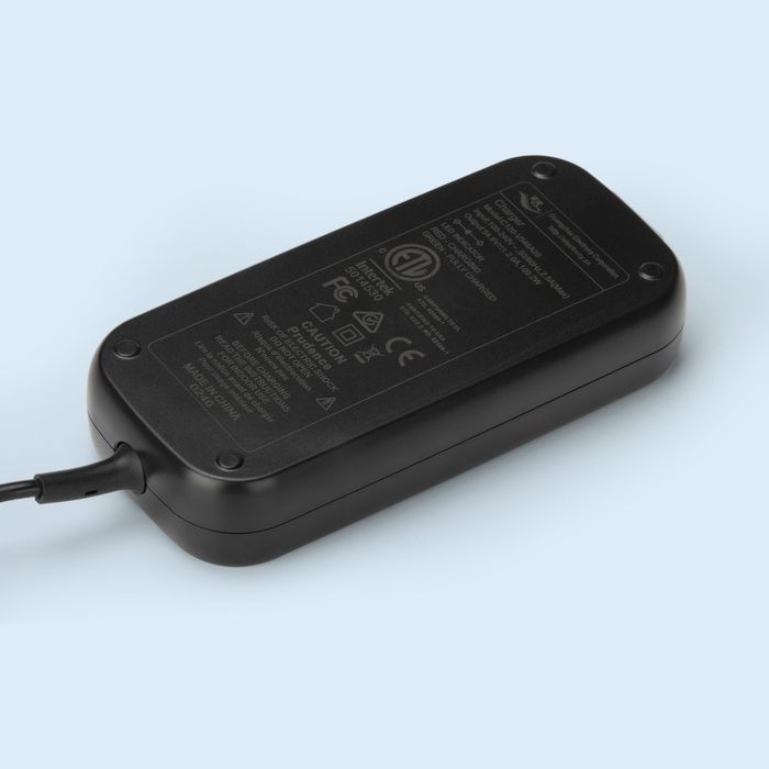 Зарядное устройство для аккумуляторов 48В / электровелосипедов