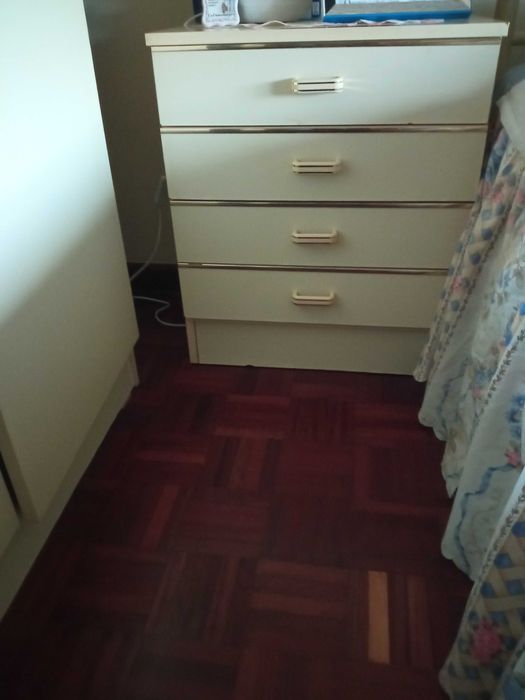 Mobilia de quarto de casal completa