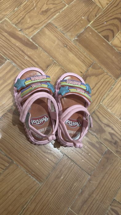Vendo sandalia Melissa