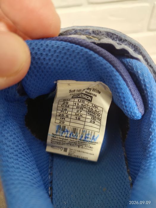 Продам дитячі кросівки
