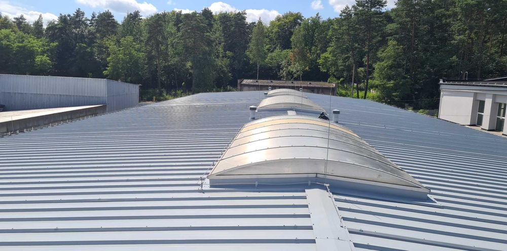 Malowanie  dachów,elewacji ,naprawa dachów montaż rynnień- śniegolapów