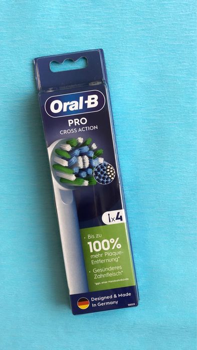 Насадки змінні Oral-B Pro Cross Action та дитячі  Німеччина