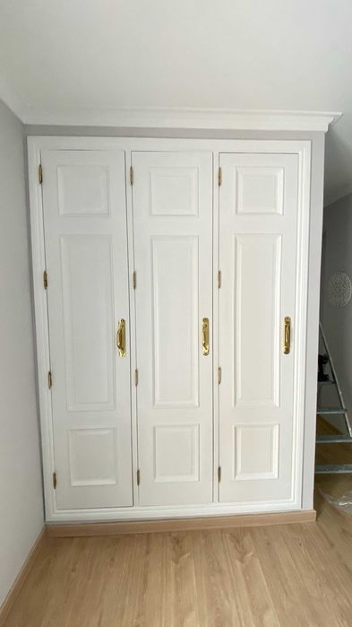 Lacagem de Portas e instalação - Renovação com Acabamento Perfeito