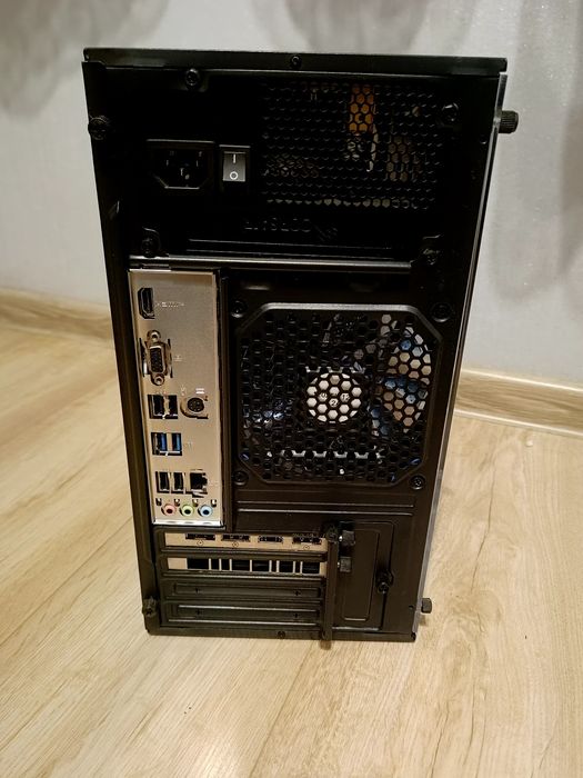 Komputer Gamingowy Intel i5 NVIDIA RTX dysk 1 TB