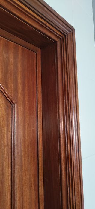 7 Portas  de madeira completa