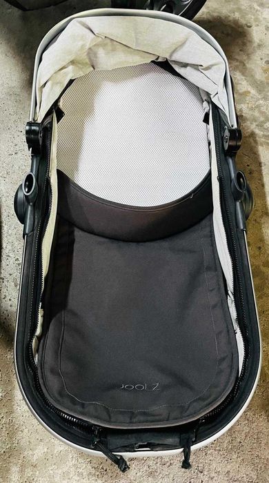 Carrinho de passeio Joolz cinza escuro
