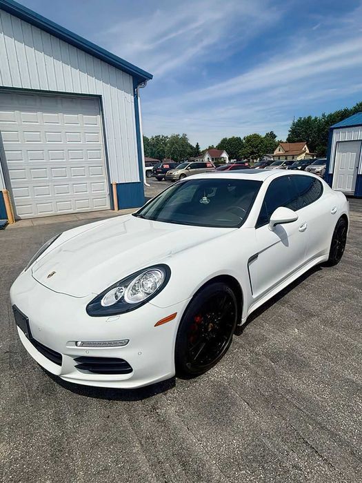 Porsche Panamera 4S      2015