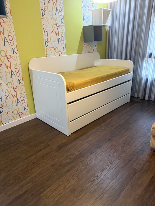 Vendo quarto completo, com cama dupla e gaveta + sofa cama de canto (com ou sem) em muitíssimo bom estado, seminovo