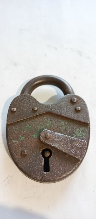 Stara Masywna kłódka okazja