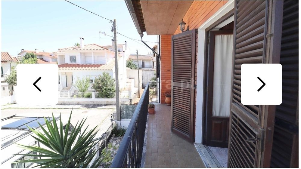 Moradia T4 +1 com terraço/quintal