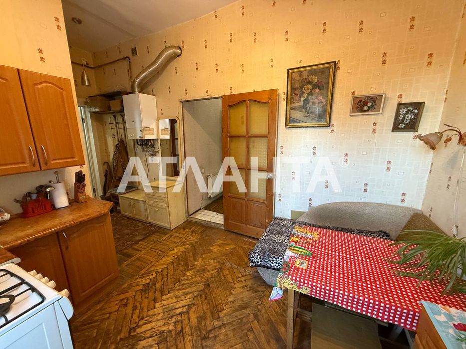 3 комн квартира возле Привоза