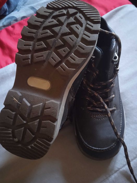 Botas de menino novas