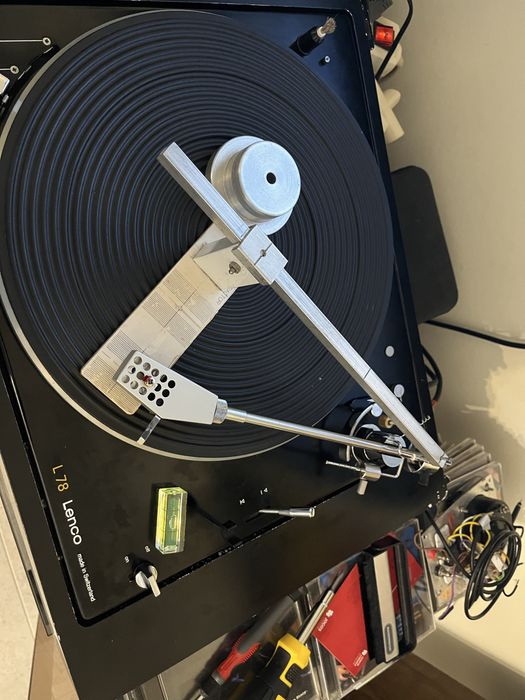 Giradiscos Lenco L 78 usado, celula quase nova, agulha nova zero discos zero discos.