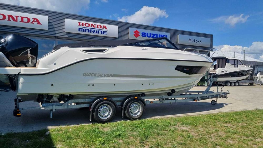 Łódź motorowa, kabinowa Quicksilver 755 Cruiser Mercury F300V8