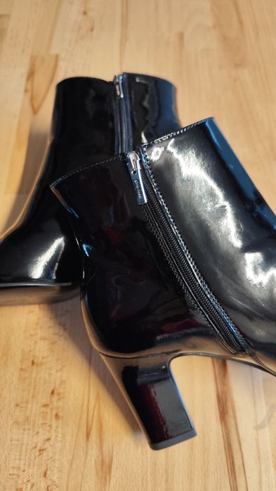 Gino Rossi, lakierowane botki, 39