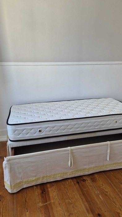 Cama infantil com gavetão