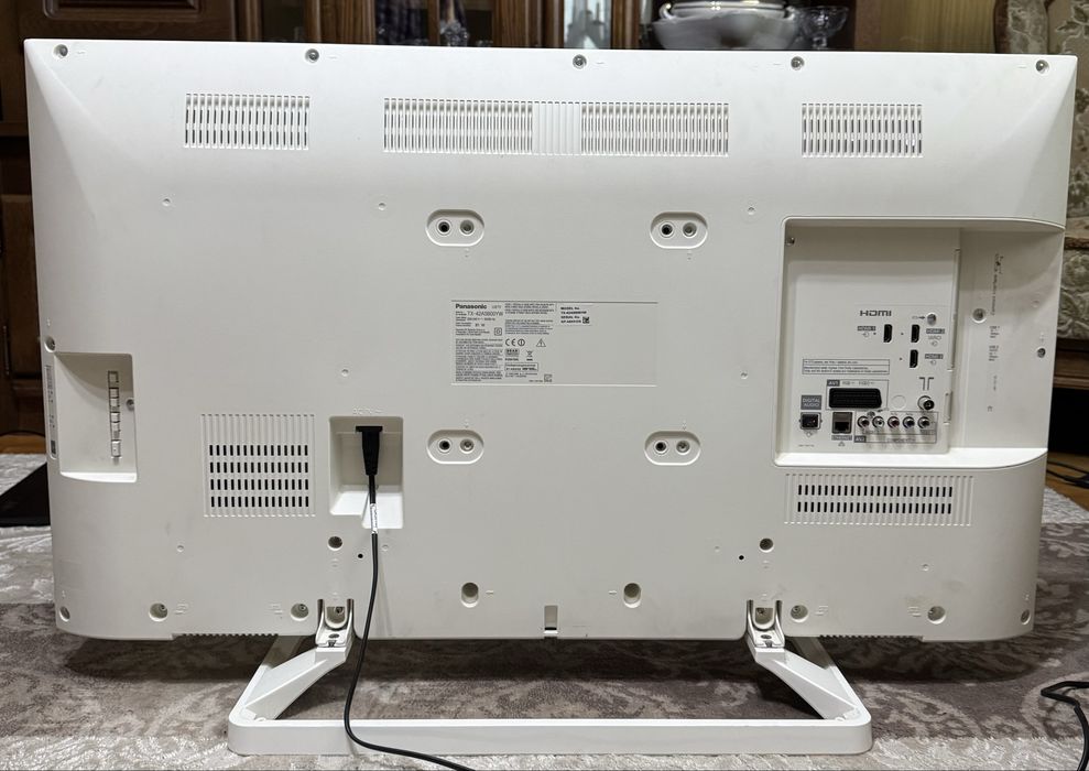 Тезевізор Panasonic 42