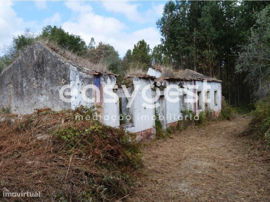 Moradia Isolada em ruínas para reconstruir perto de Ferreira do Zêzere — Igreja Nova do Sobral, Santarém