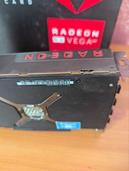 Ігрова відеокарта MSI Radeon RX Vega 64 8GB HBM2 (пам'ять Samsung)