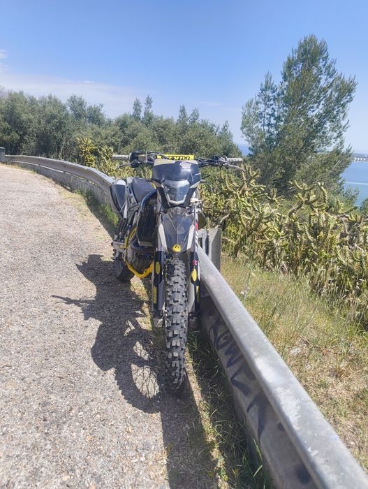 Suzuki rmz 250 matriculada com luzes troco por n-max ou x-max  ou parecido