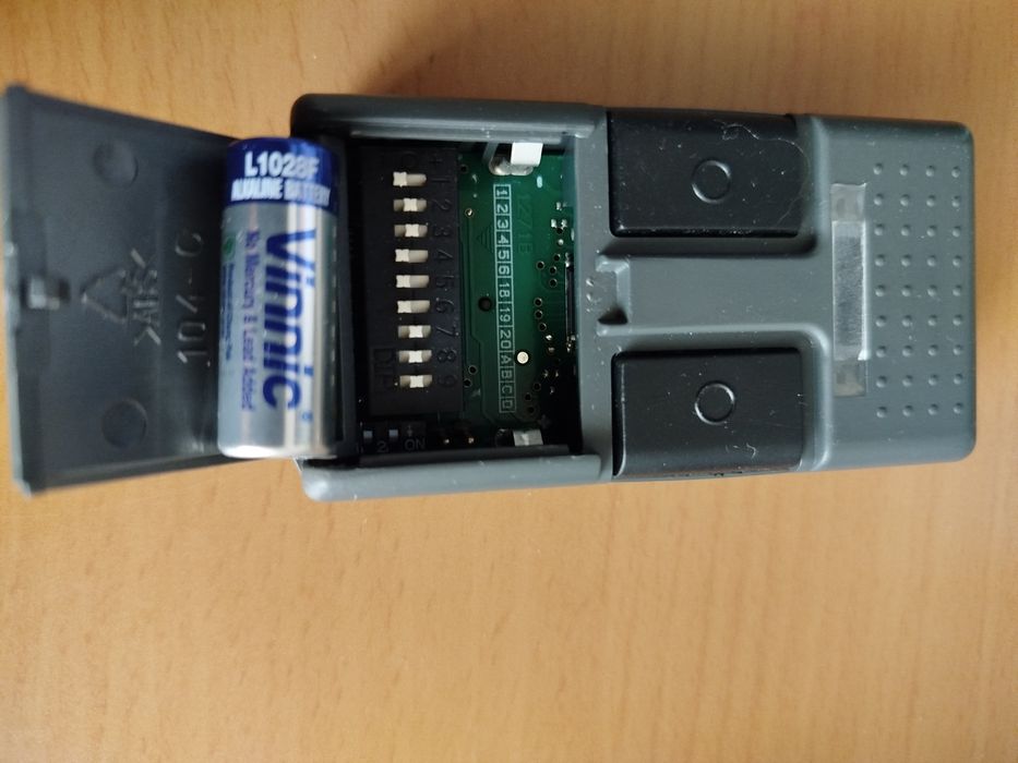 2 Comandos  Cardin ou só um , com pouco uso