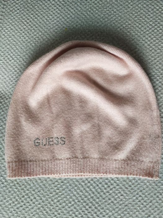 Czapka Guess pudrowa