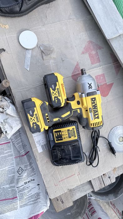 Гайковерт Dewalt dcf899