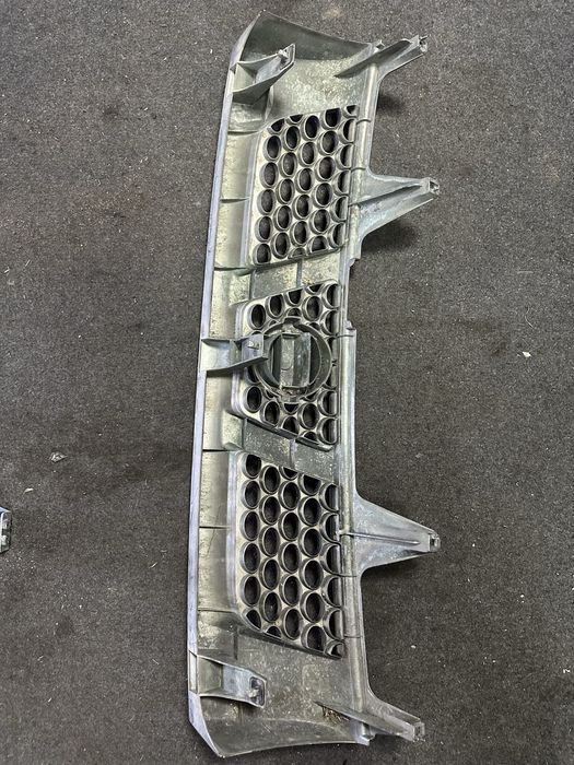 Grelha Nissan Navarra D22