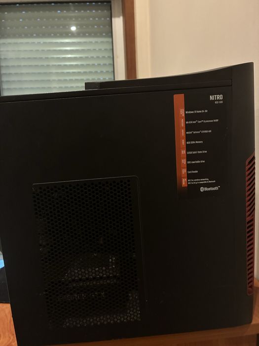 Pc para gaming  Acer nitro n50-600 com fones incluidos.