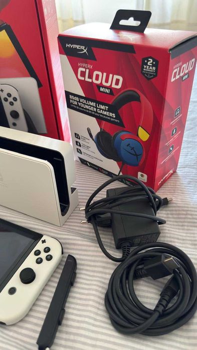 Nintendo Switch OLED + 2 Jogos + Garantia + Seguro + Fones