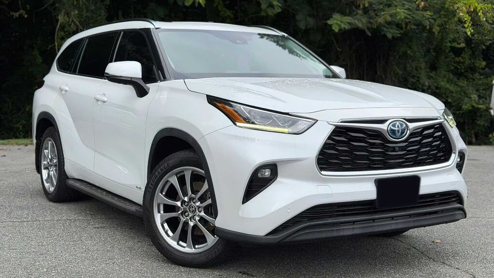 Toyota Highlander Hybrid      2022