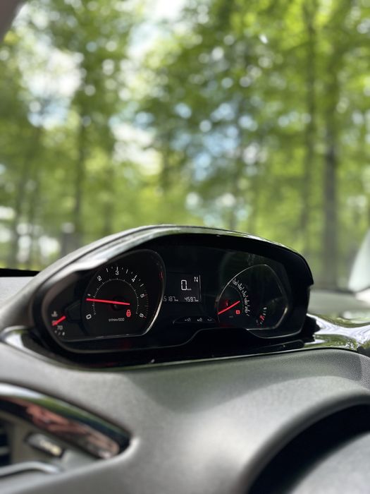 Продам авто / машину Peugeot , пежо 208 2014 рік