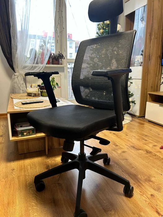 Krzesło ergonomiczne regulacja wysokości używane