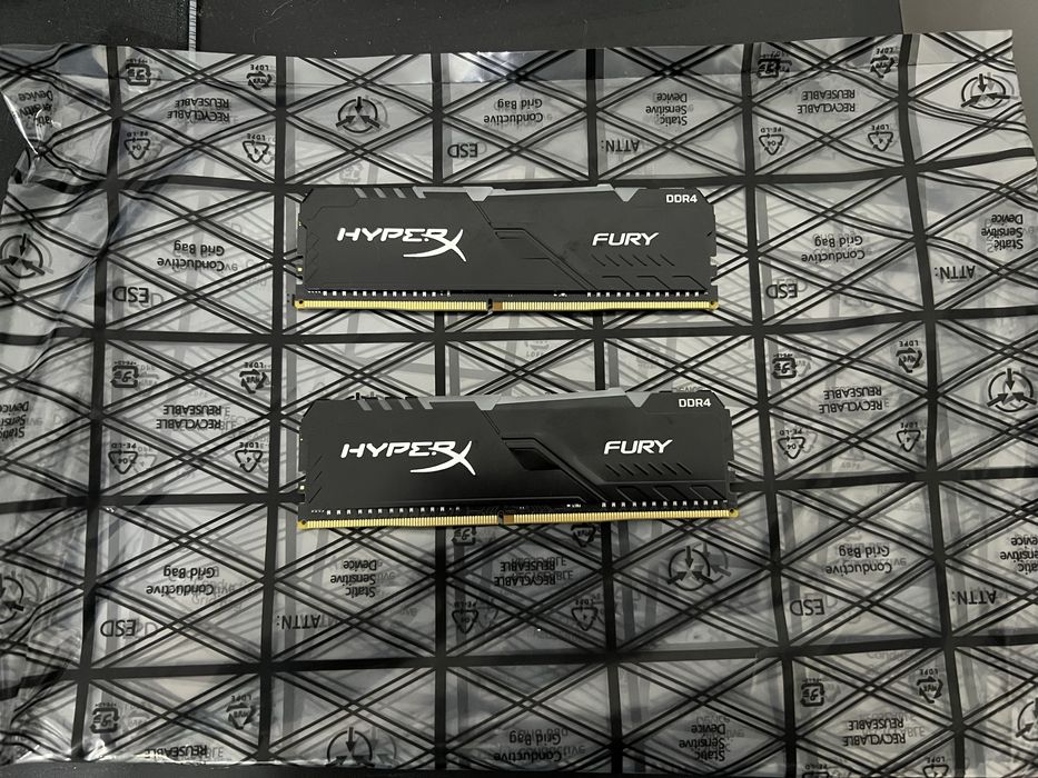 Vendo Memória RAM DDR4 Kingston RGB