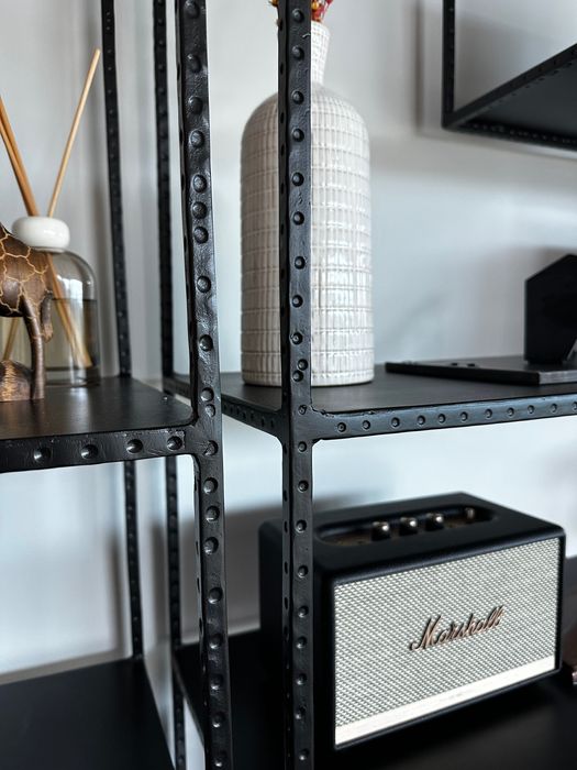 Duas estantes Área - preto