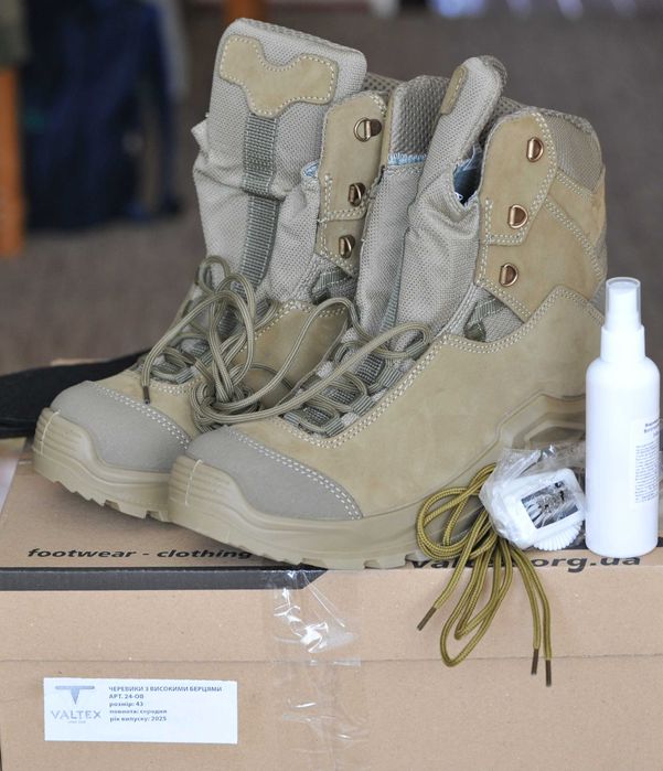 valtex черевики з високими берцями 43р