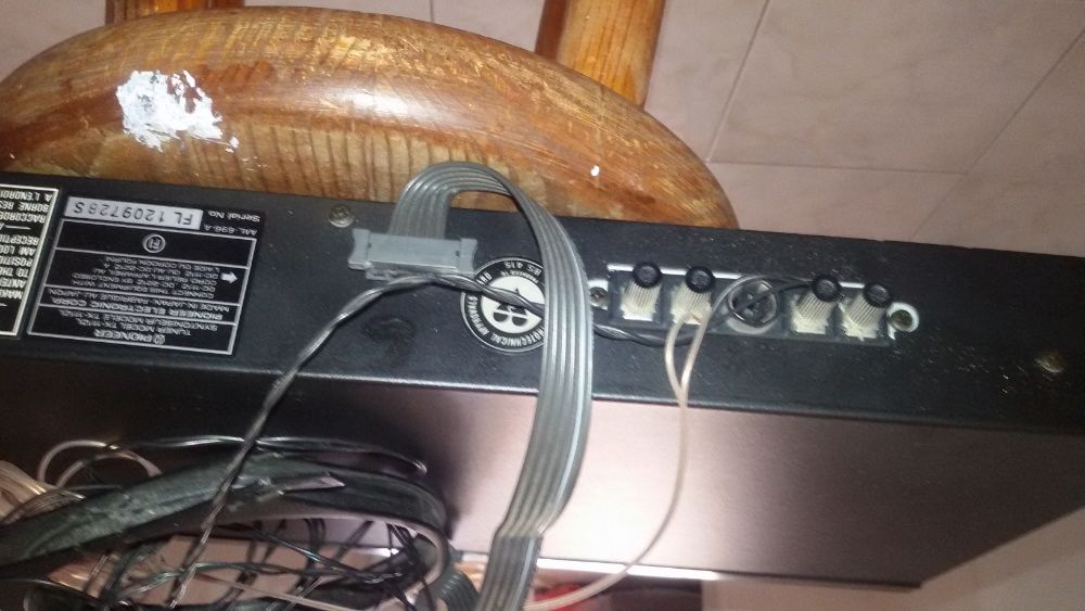 Bloco de rádio de antiga aparelhagem Pionner.