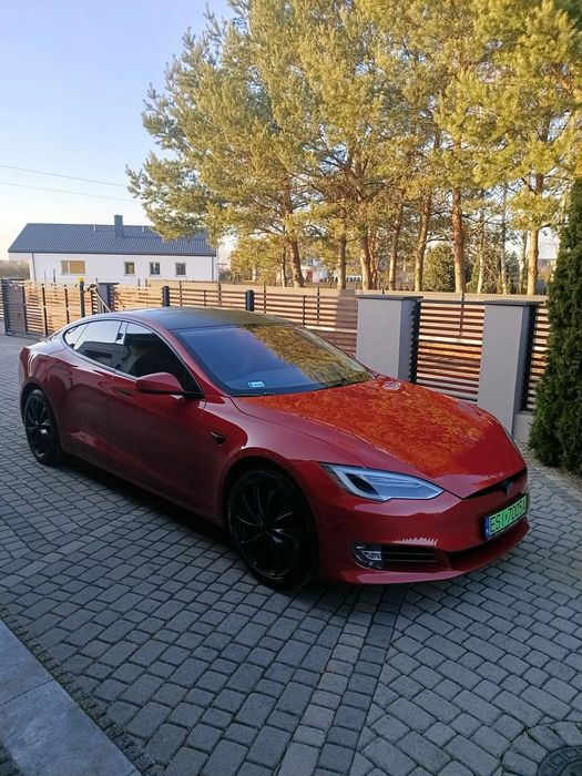 Tesla Model S Zadbana eska