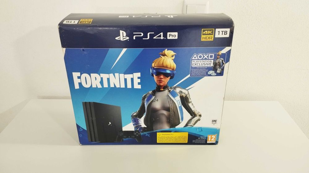 PS4 PRO - Caixa para Consola