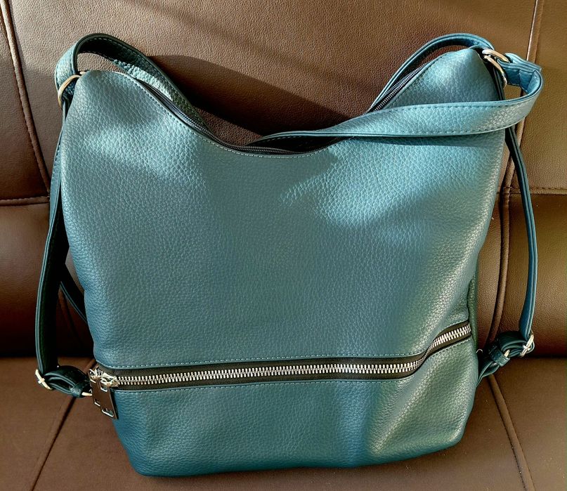 Torba damska, skóropodobna, na ramie z funkcja plecaka,