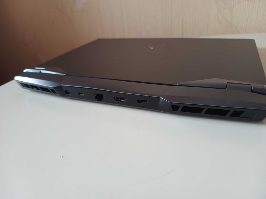MSI GE66 Raider 10UG i7-10750H 32Gb nVIDIA RTX3070 8gb SSD1Tb 240Hz