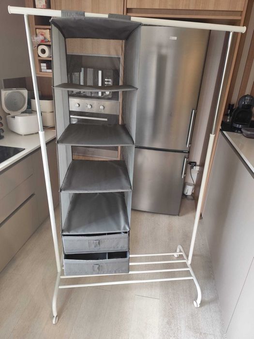 Arara de Roupas + Divisor/Suspensório