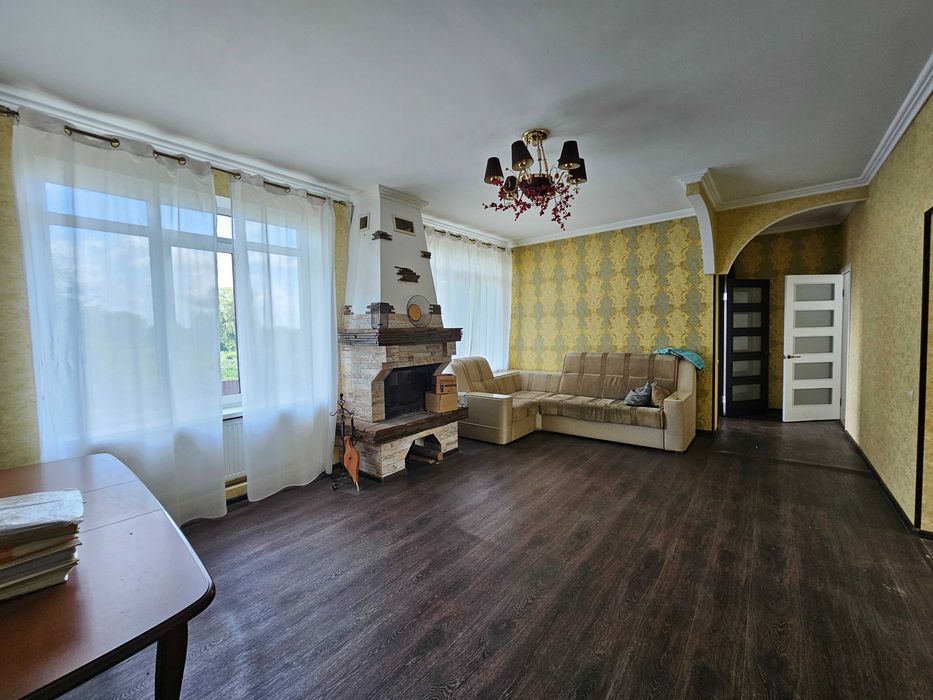 Шикарне домоволодіння у центрі с. Благодатне, 15 км від Черкас