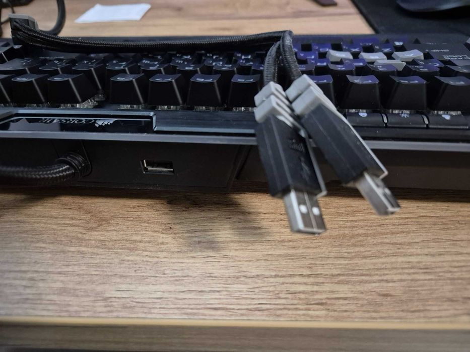 Преміум ігрова клавіатура Corsair K95 RGB Platinum Cherry MX SPEED