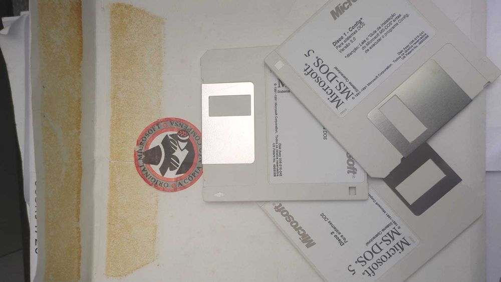 Envelope e disquetes originais Microsoft DOS 5