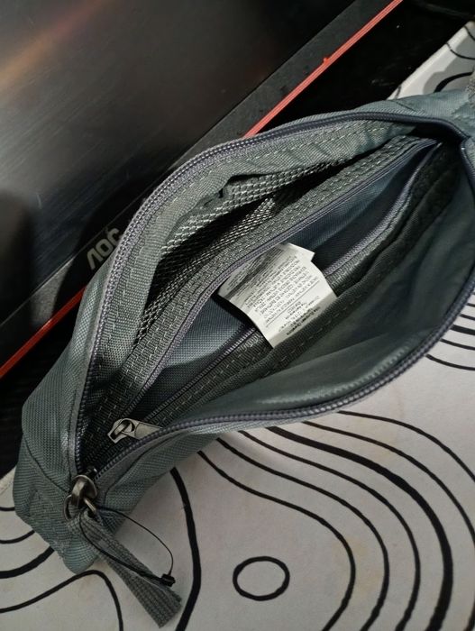 sprzedam oryginalną nerkę Nike ani razu nie była założona