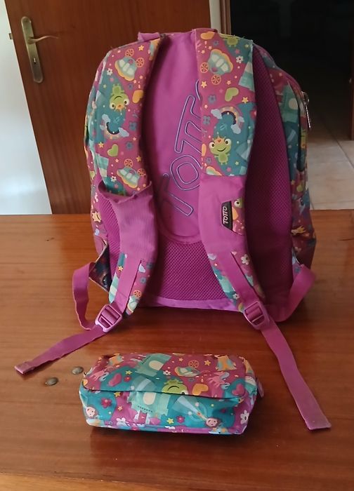 Mochila e material escolar